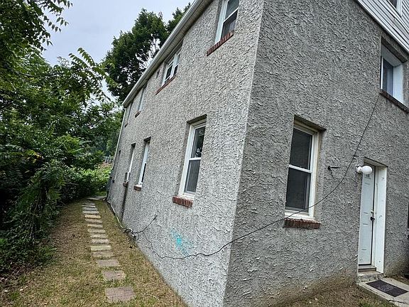 4th image of 131 Modena Rd