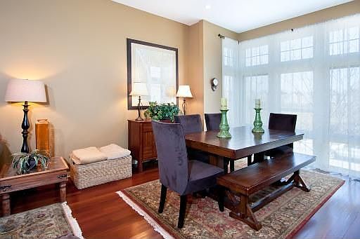 3rd image of 2853 N Hermitage Ave #26