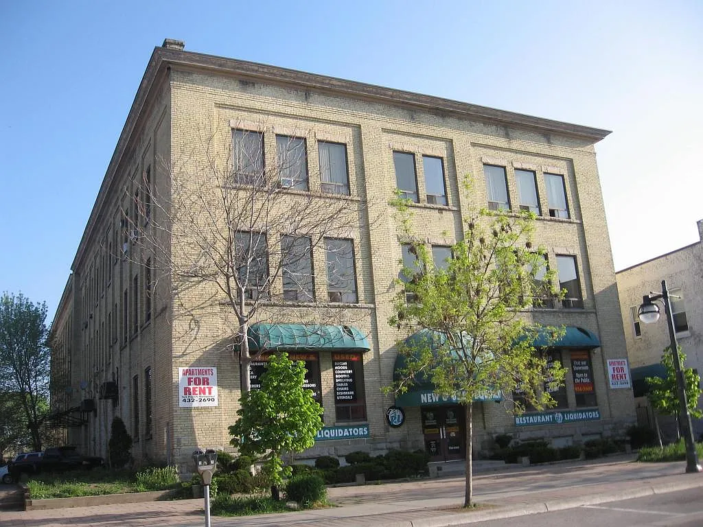 630 Dundas St photo 1