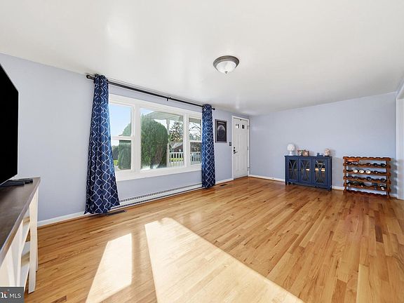 5th image of 5 Clarke Ct