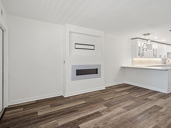 5th image of 2607 NE 8th Avenue #43