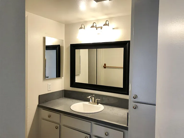 2839 S Fairview St #F — Photo 10