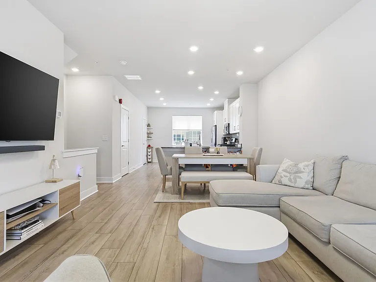 124 Annapolis St — Photo 10