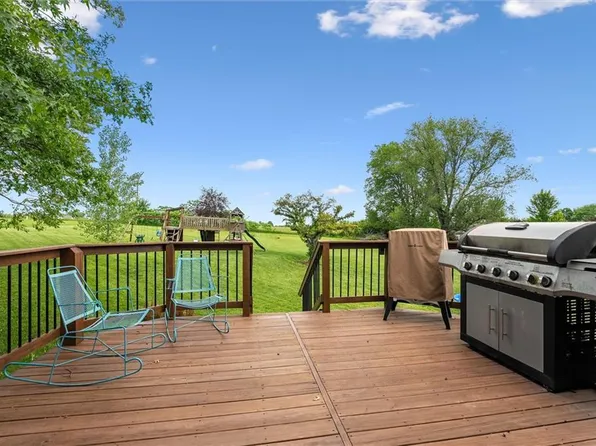 12128 Hollingsworth Rd, Kansas City, KS 66109