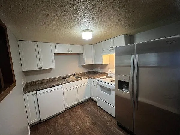 3300 Huntington
