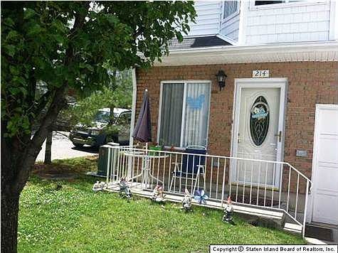 2nd image of 214 Aspen Knolls Way
