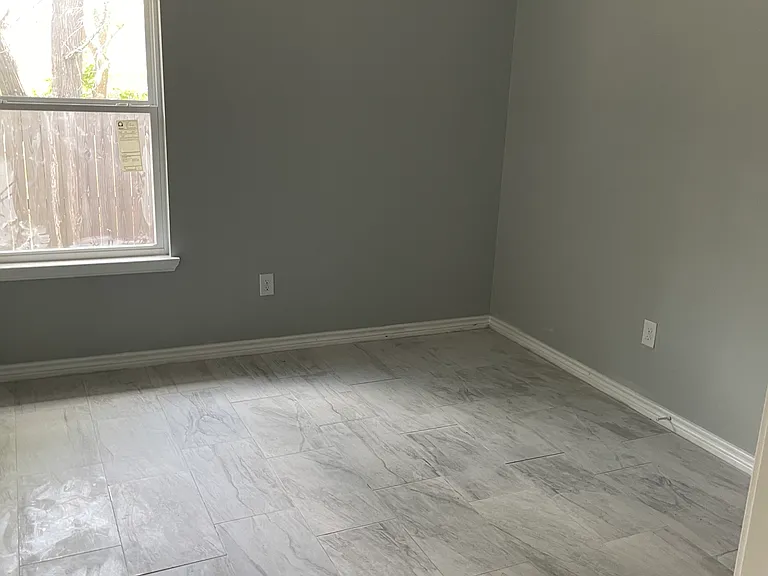 638 N Rife St #1 — Photo 10