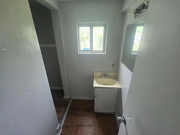 1413 Loudon Ave NW — Photo 10
