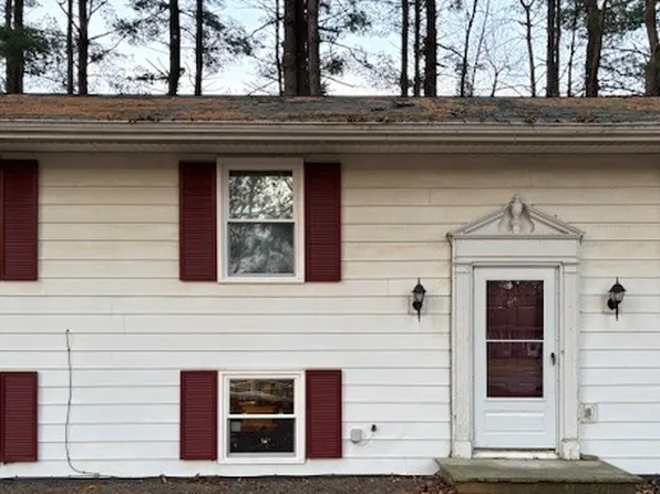 12 Evergreen Ave, Clifton Park, NY 12065