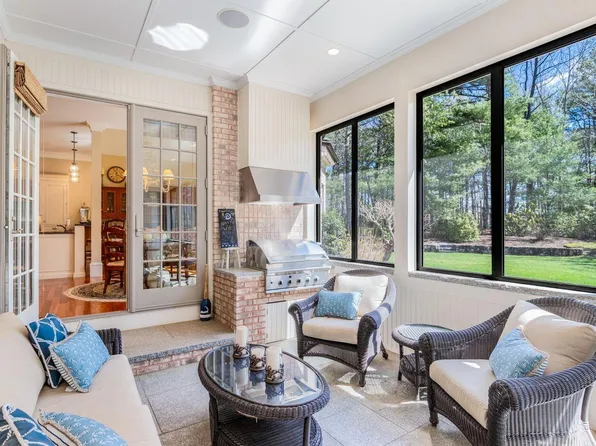 93 Oyster Way, Osterville, MA 02655