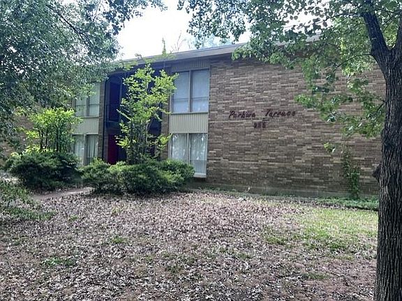 4th image of 955 N Parkway Ave