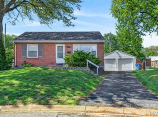 9233 Meadowbrook Ln, Saint Louis, MO 63114