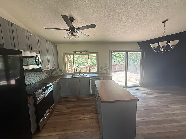 3819 S Midsummer Ln — Photo 6