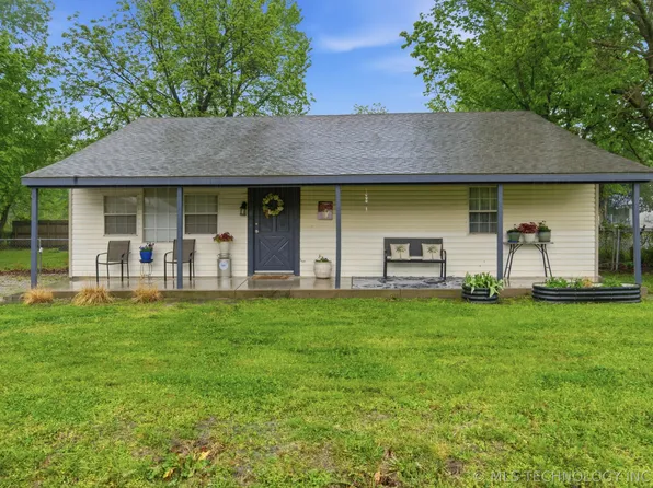 110 W Carter St, Sperry, OK 74073