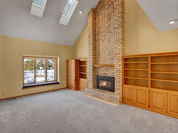 2nd image of 825 Amundson Dr