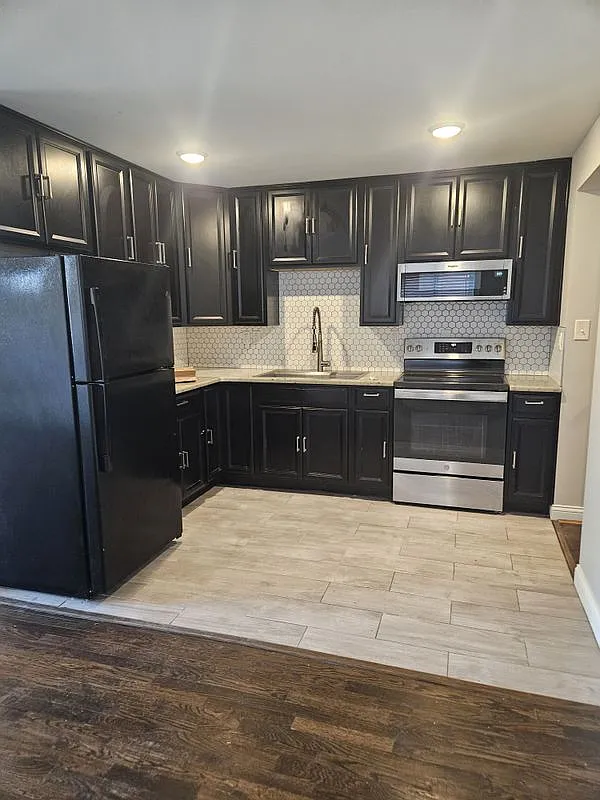 2 bed, 1.0 bath, 950 sqft, $1,450 — Photo 2