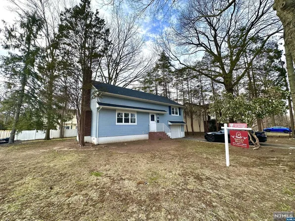 204 Summit Ave, New Milford, NJ 07646