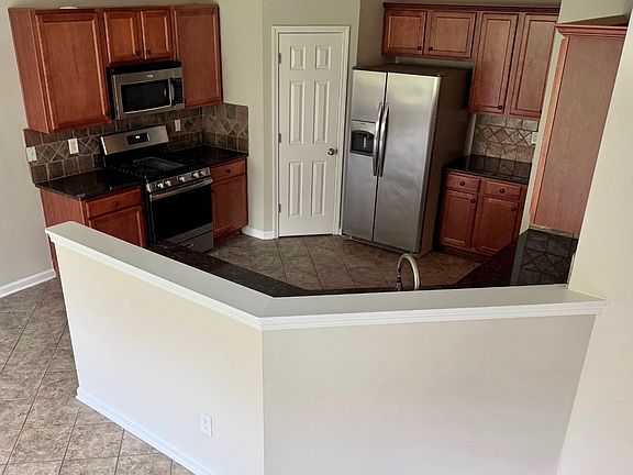 5th image of 808 Harvest Brook Dr
