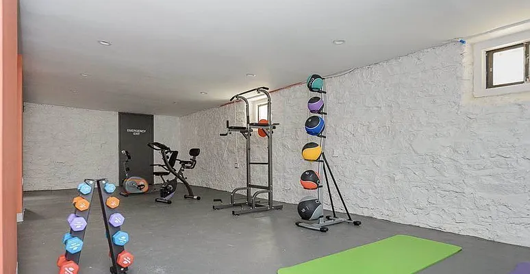 Rented by City Prime Commercial Realty  | media 63