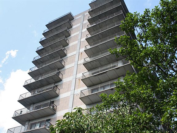 4th image of 31 Hylan Blvd APT 14D
