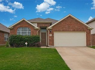 8920 Yosemite Trl, Aubrey, TX 76227