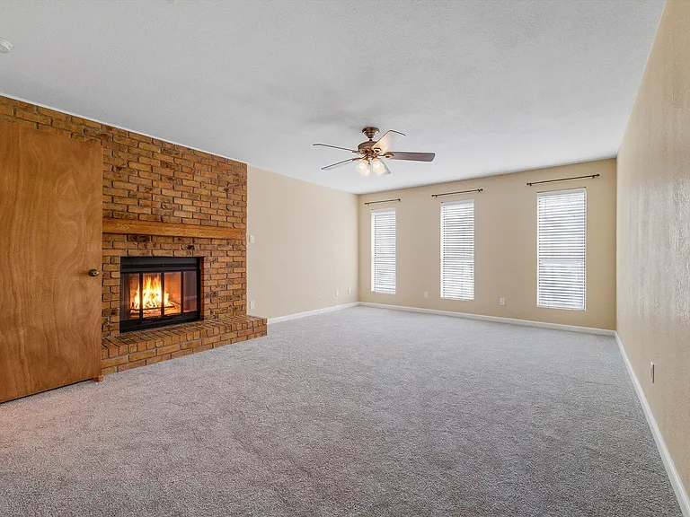 322 N Greenstone Ln — Photo 23