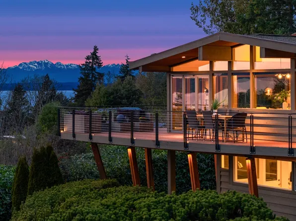 8737 Fauntlee Crest SW, Seattle, WA 98136