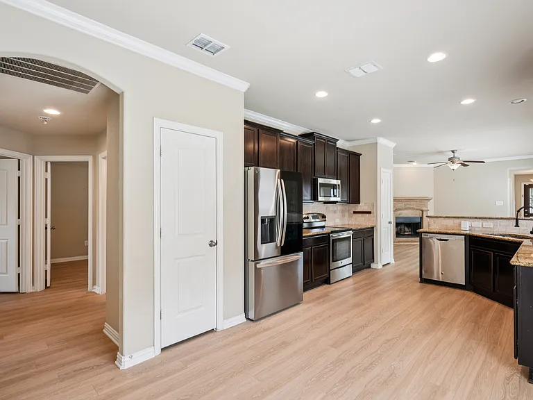 15937 Alvarado Dr — Photo 9