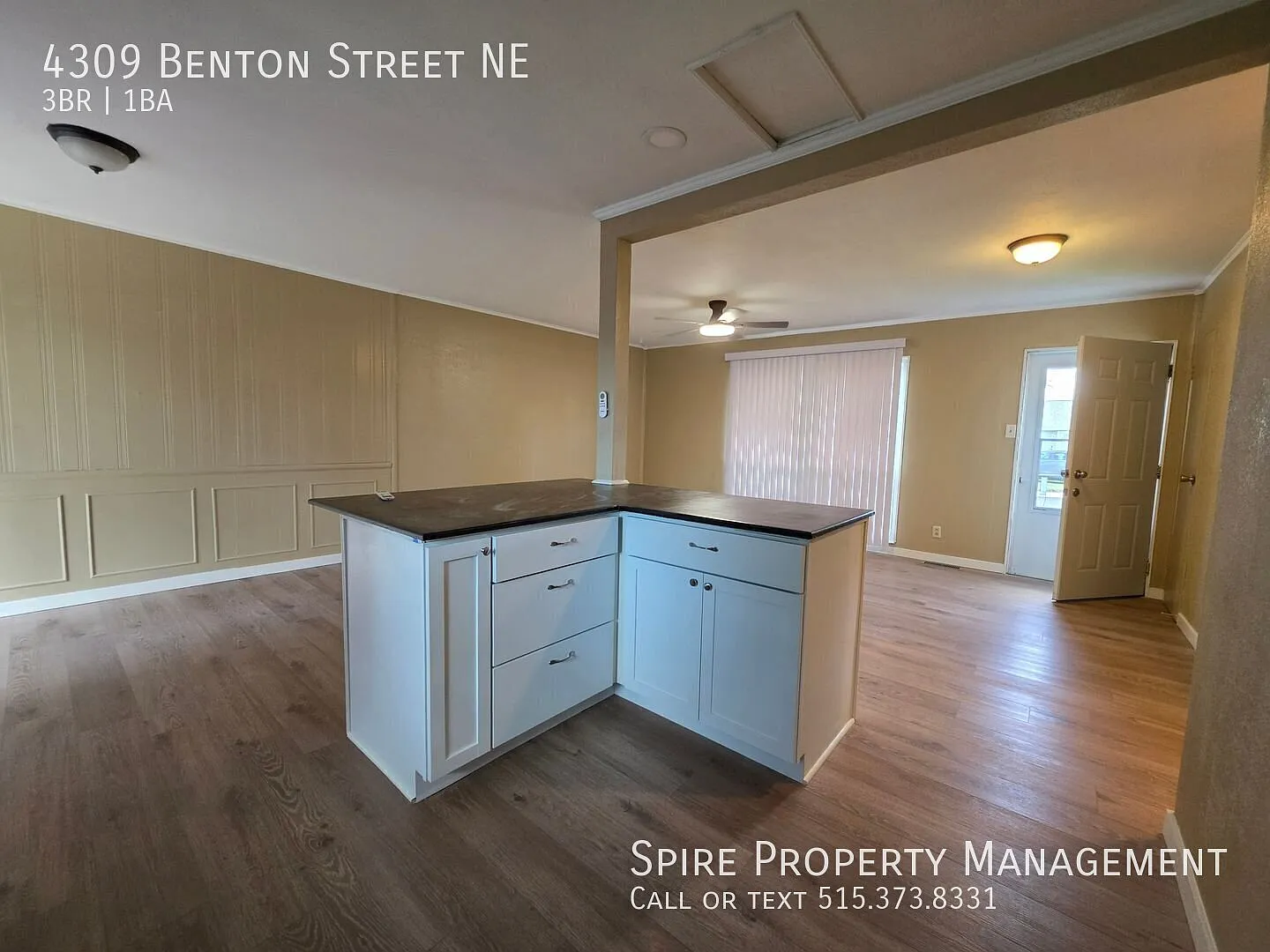 Newly Remodeled NE 3 Bedroom 1 Bath 1 Stall Garage Fenced Yard! — Photo 4