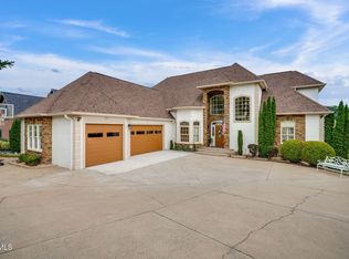 8 Lake Harbor Ct, Johnson City, TN 37615