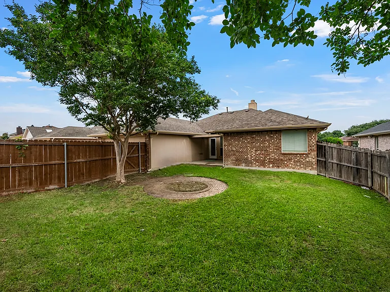 526 Wyoming Dr — Photo 14