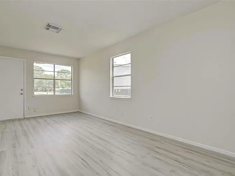 4222 Sevan St — Photo 2