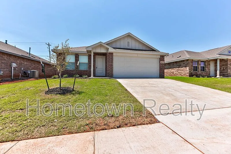 4 bed, 2.0 bath, 1720 sqft, $1,795 — Photo 2