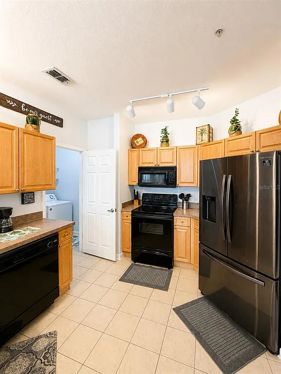 2 bed, 2.0 bath, 1261 sqft, $1,900 — Photo 4