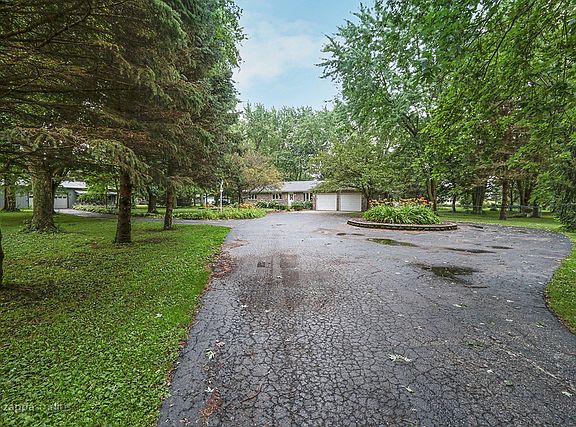5th image of 7S291 Dolly Dr