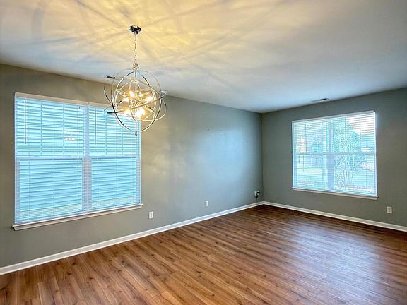 3rd image of 266 Stobhill Ln