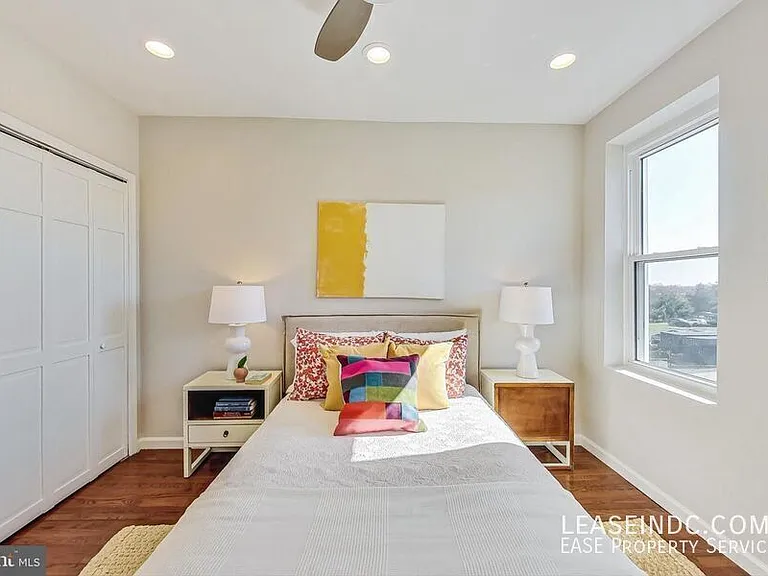 535 Gresham Pl NW — Photo 17