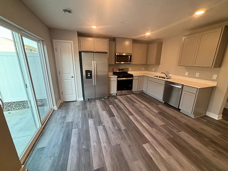 5134 Stable View Dr — Photo 3