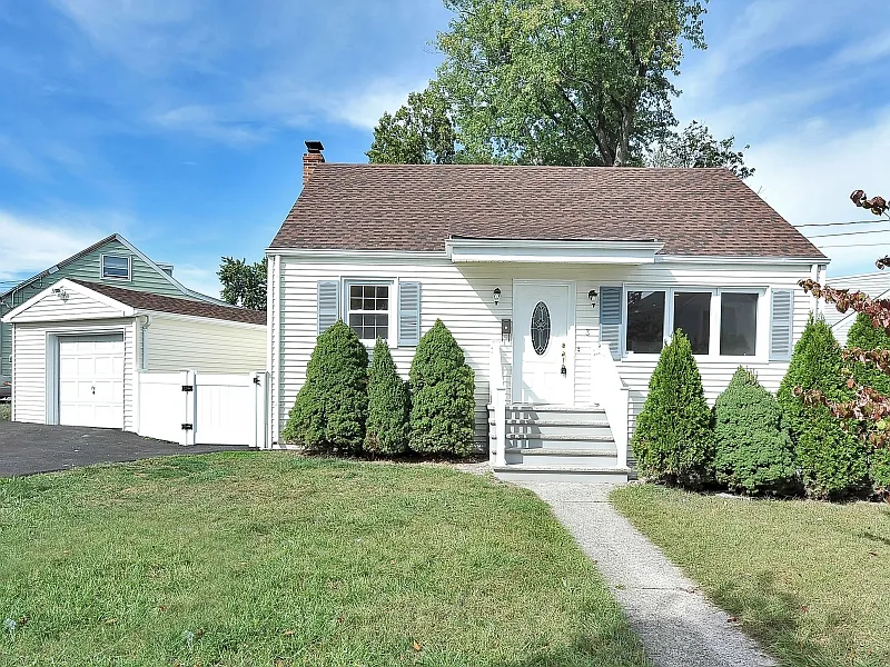 3 White Oak Dr photo 1