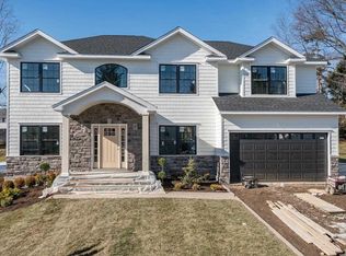 270 Gramercy Dr, Jericho, NY 11753