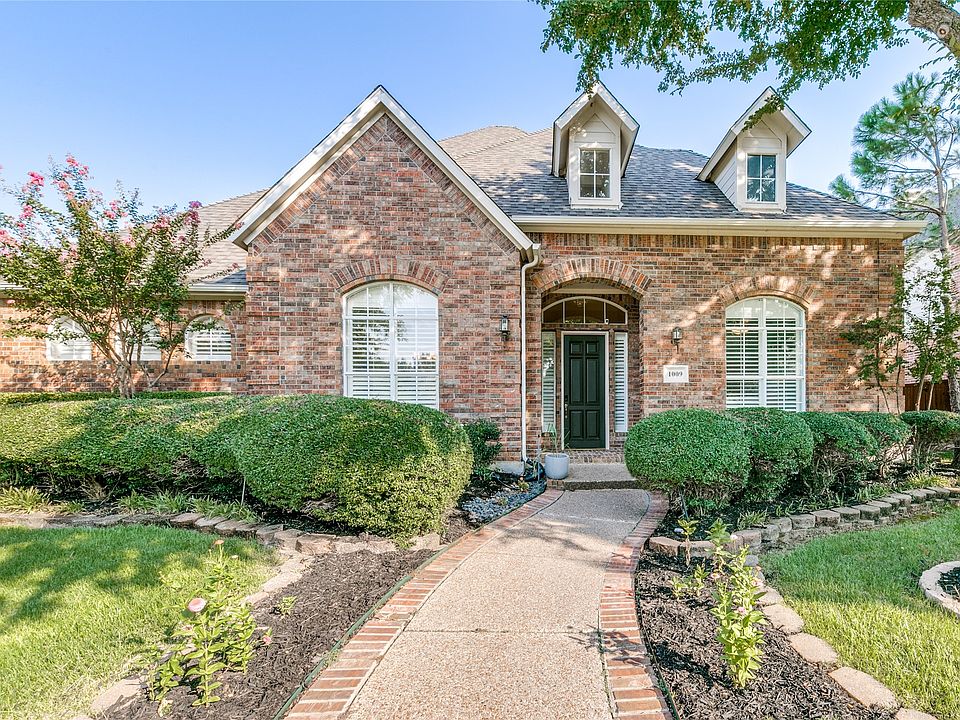 1st image of 1009 Cross Plains Dr