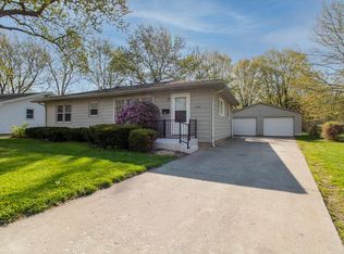 108 Conley Cir, Bloomington, IL 61701