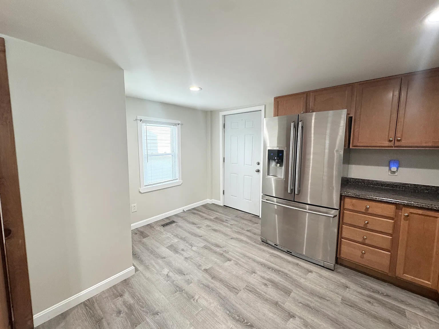 16 Summer St — Photo 4