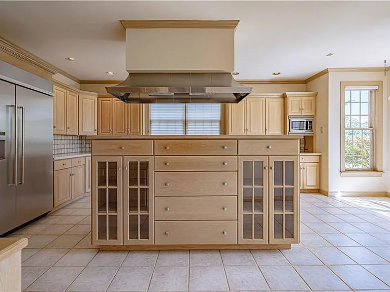 3475 Manor Rd — Photo 8