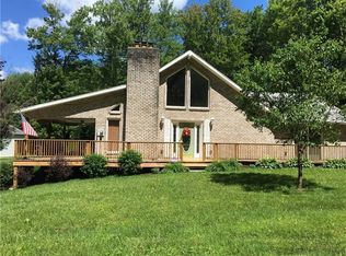 63 Walter Rd, Grove City, PA 16127