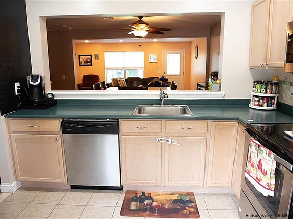 2nd image of 163 Sterling Pl