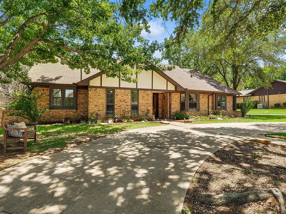 1st image of 222 Lamesa Dr