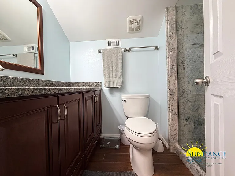 115 Long Pointe Dr — Photo 41