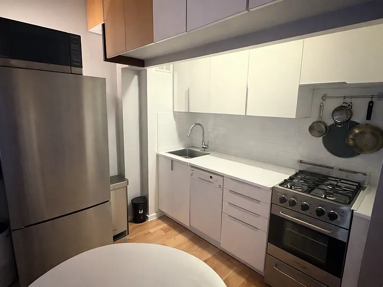 350 E 62nd St #4S — Photo 10