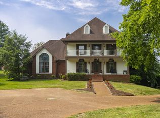 1028 Stirlingshire Dr, Hendersonville, TN 37075